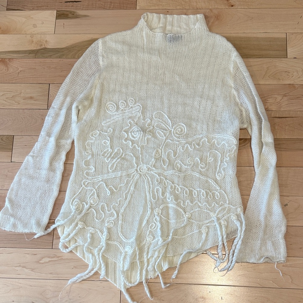 Simon Chang Cream Sweater with Artistic floral knit Design